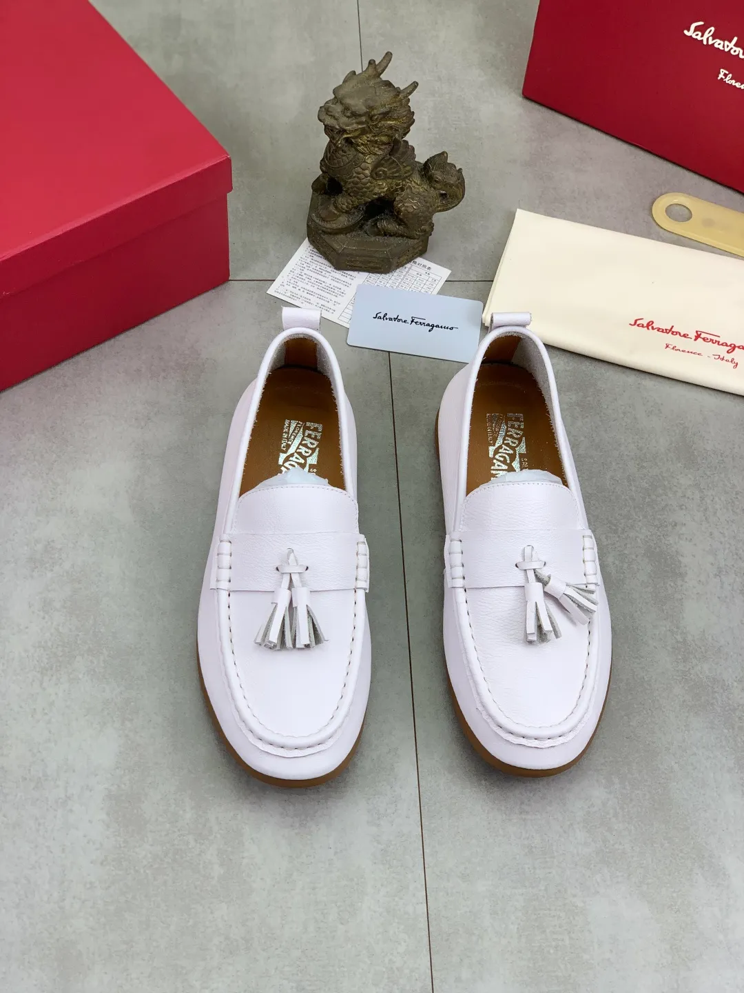 Men's shoes 💰P480 New model [Ferragamo/Ferragamo] Latest model Original imported calfskin, imported pigskin lining + original luxury metal buckle + original rubber outsole Soft and comfortable Size number: 38-44